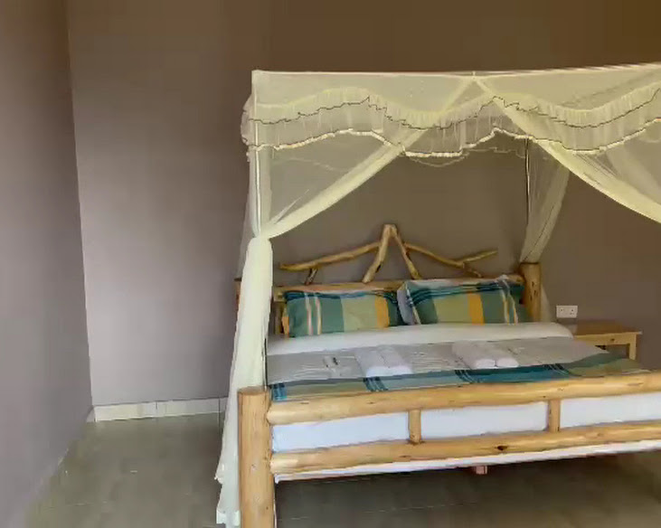 Gorilla Bluff Lodge