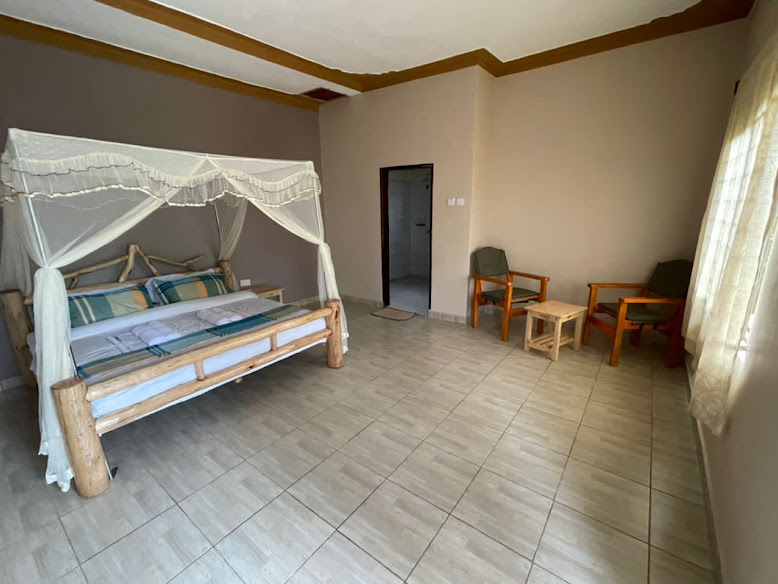 Gorilla Bluff Lodge