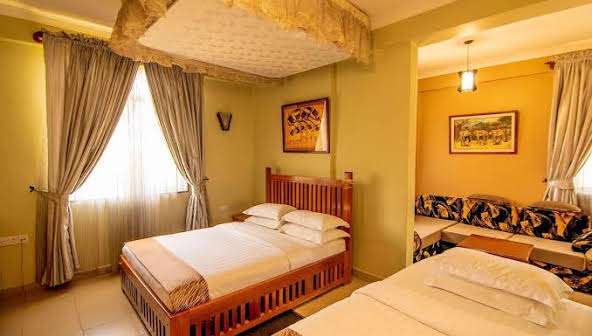 Summit Safari Lodge