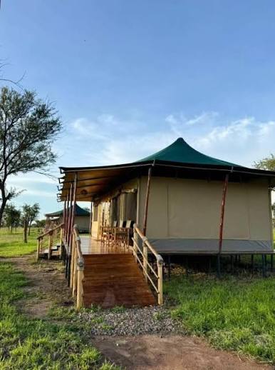 The African Kongoni Serengeti Safari Camp