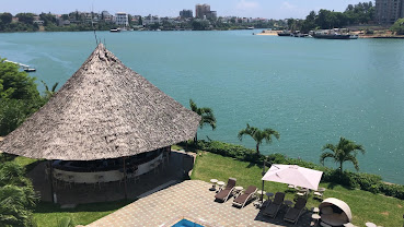 CityBlue Creekside Hotel & Suites
